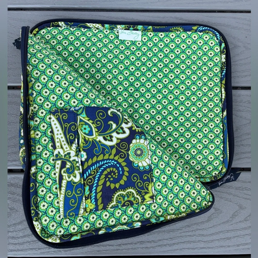 Vera Bradley Laptop Tablet Quilted Sleeve Rhythm & Blues Paisley Multicolor